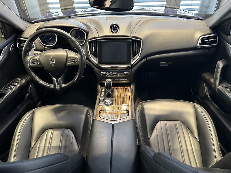 Maserati Ghibli (2018) SQ4 430HP - fotka 19 z 19