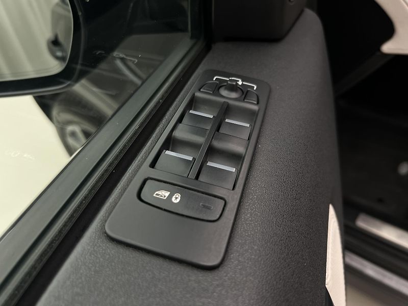 Land Rover Discovery Sport D200 EDITION AUT - fotka 49 z 51