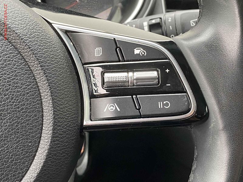 Kia Ceed (2023) 1.5 T-GDi, 1.maj,ČR, TOP - fotka 14 z 18