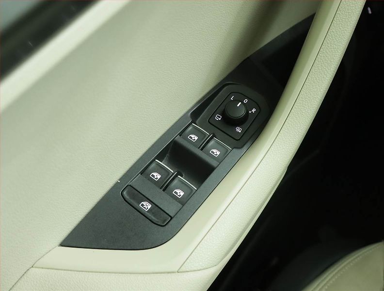 Škoda Karoq (2018) Style 2.0 TDI - fotka 16 z 17