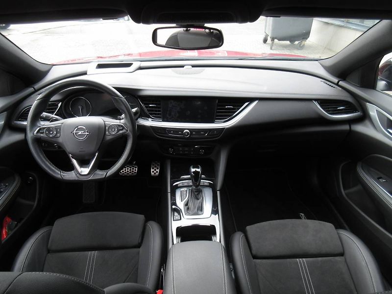 Opel Insignia GSi Sports Tourer F 2.0 SHT & - fotka 14 z 49