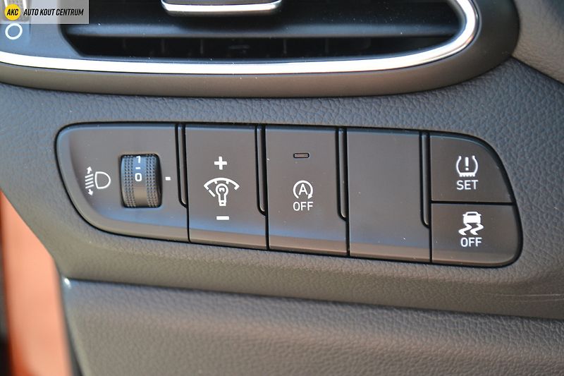 Hyundai i30 WG 1.5T-GDI 103KW DCT FAMILY N - fotka 37 z 41