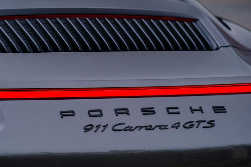Porsche 911 Carrera 4 GTS Lift 331kWCabrio - fotka 45 z 52