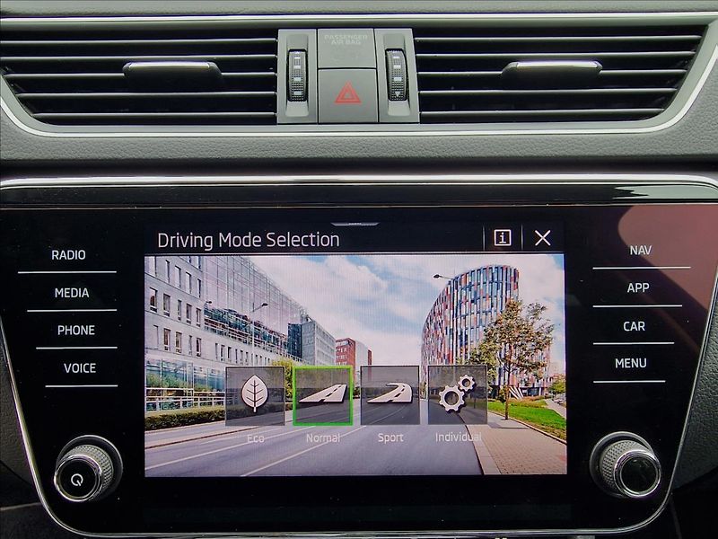 Škoda Superb 2.0TDI 147kW 4x4 DSG Style,ČR - fotka 28 z 50