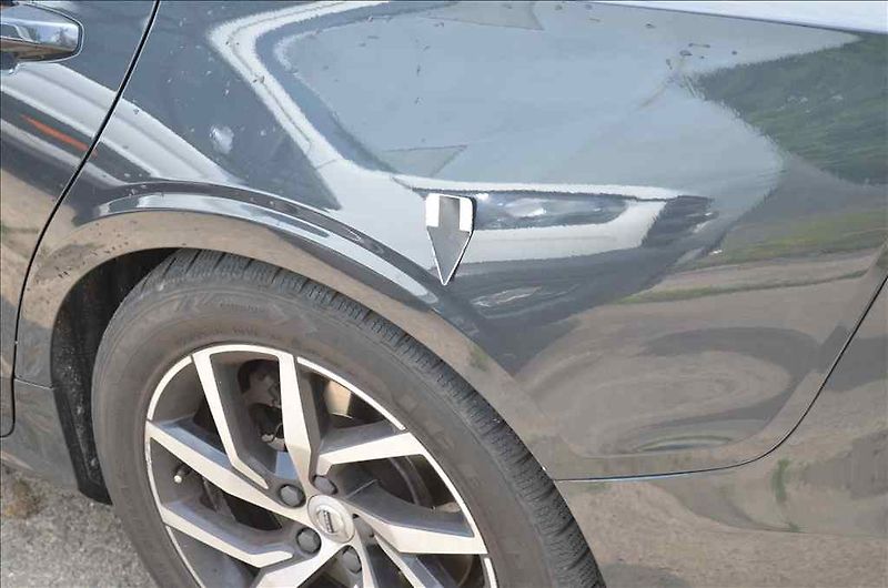 Volvo V60 (2020) 2,0 T6 TWIN ENGINE AWD - fotka 9 z 22