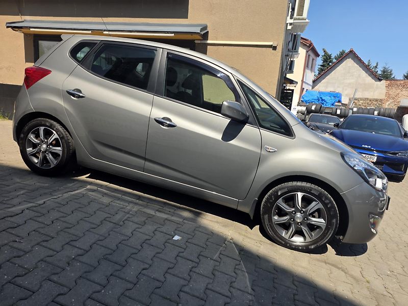 Hyundai ix20 1.6-KLIMA-SENZORY-ISOFIX - fotka 24 z 24
