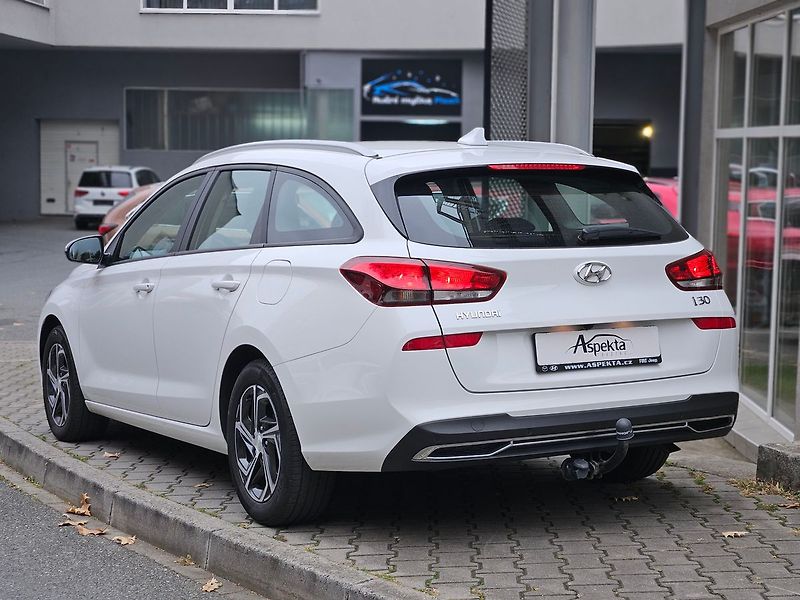 Hyundai i30 1,5i, Comfort 16, 1.majitel - fotka 3 z 32