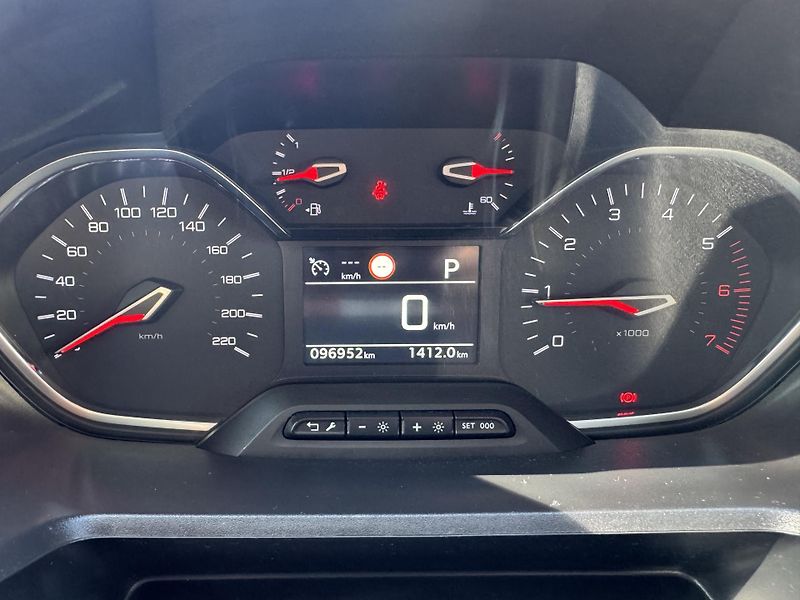 Peugeot Rifter (2019) 1.5 HDi - fotka 19 z 24