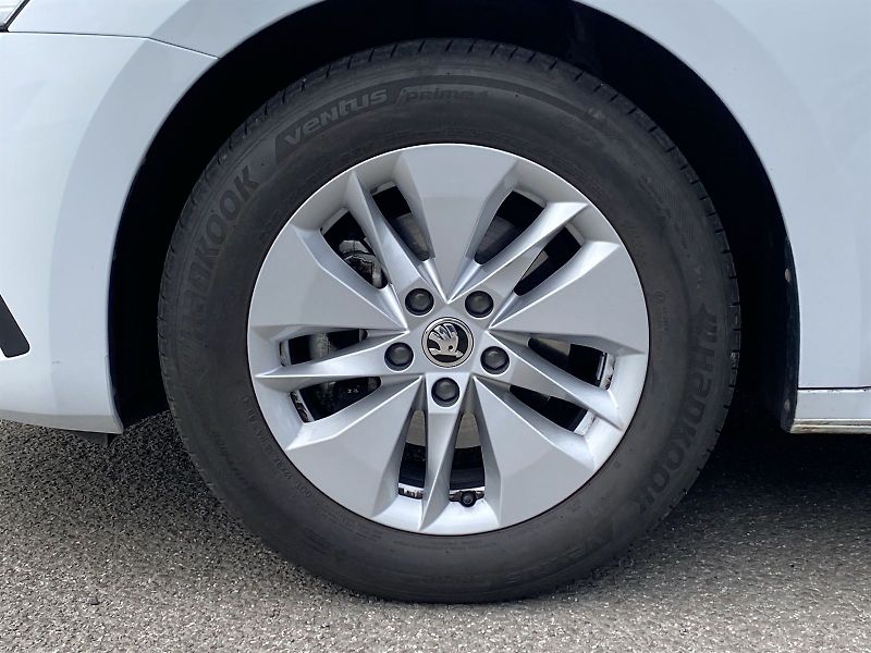 Škoda Octavia (2024) 1.5 TSI M-HEV DSG Ambition - fotka 24 z 28
