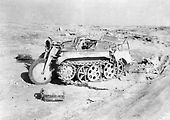 Zničené vozidlo Sd.Kfz 2 Kettenkrad v Egyptě u Mers Matruh. Rok 1942. Foto: Wikimedia Commons, Australian armed forces, volné dílo