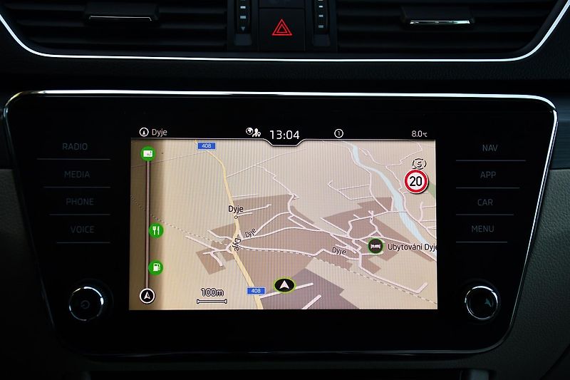 Škoda Superb 2.0TDi147kW STYL DSG 4X4 ČR 1M - fotka 28 z 42