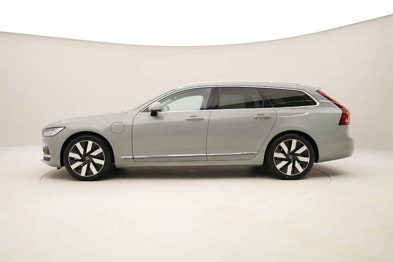 Volvo V90 T6 AWD RECHARGE CORE REZERVACE - fotka 10 z 60
