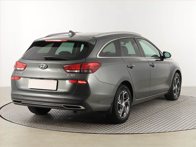 Hyundai i30 (2022) 1.5 T-GDI MHEV, Serv.kniha - fotka 5 z 17