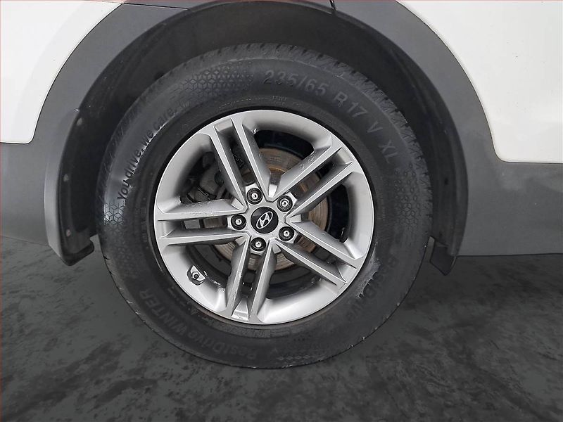 Hyundai Santa Fe (2017) 2.4 GDI, 4X4, Tempomat - fotka 15 z 18