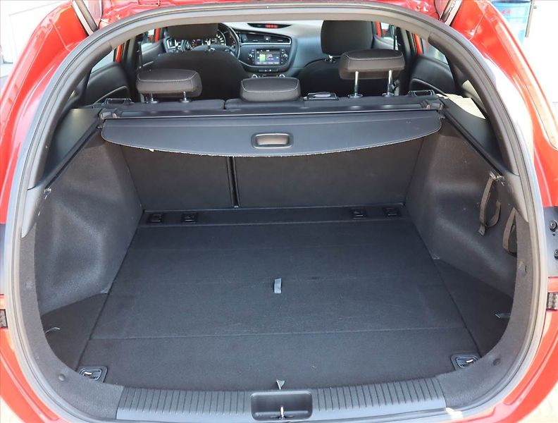 Kia Ceed (2016) 1.6 CRDi, Automat, Navi - fotka 14 z 22