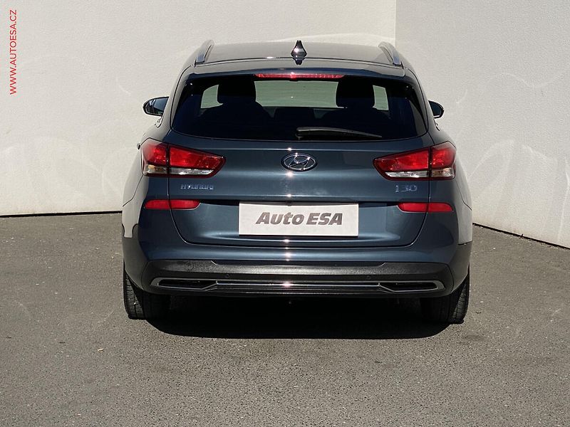 Hyundai i30 (2023) 1.5 T-GDi, ČR, Smart, TZ - fotka 5 z 18
