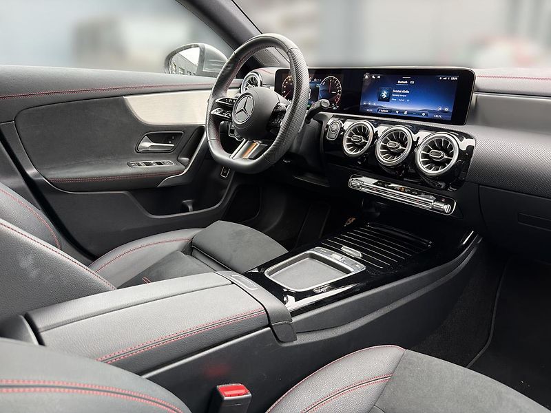 Mercedes-Benz CLA 250e AMG Linie - fotka 12 z 14