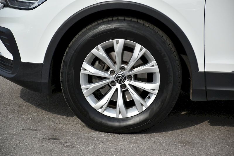 Volkswagen Tiguan (2021) LIFE 1.5 TSI 110KW DSG - fotka 32 z 32