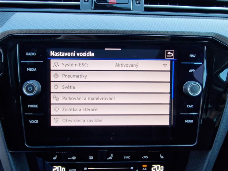 Volkswagen Passat 2.0TDI 147kW DSG Alltrack, ČR - fotka 30 z 50