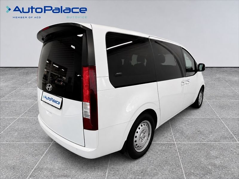 Hyundai Staria 2,2 130 KW COMFORT KAM DPH 9 m - fotka 5 z 16
