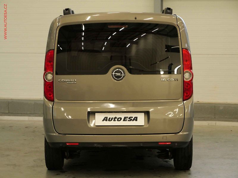 Opel Combo (2012) 1.6CDTi 7míst, AC, temp - fotka 5 z 18
