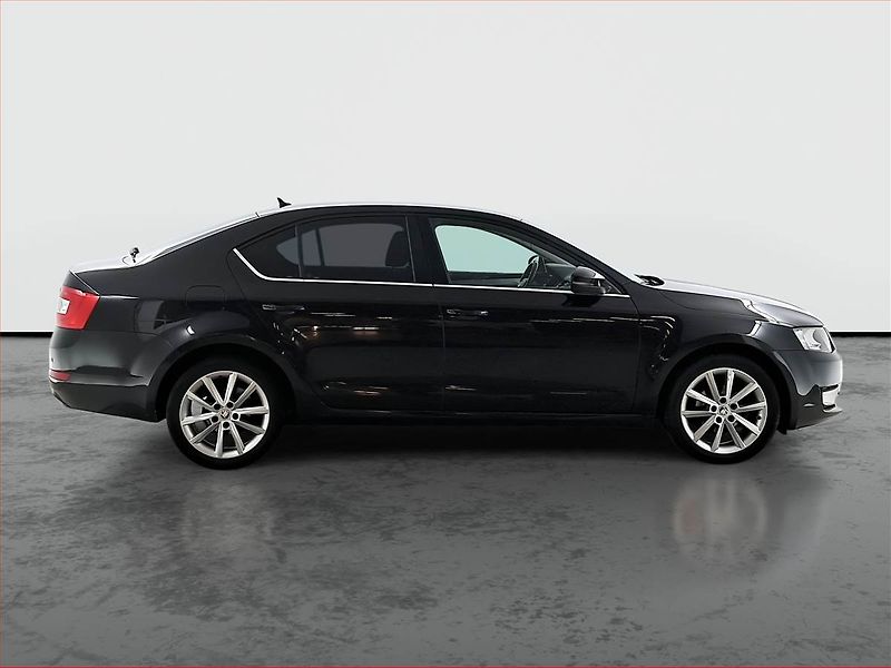 Škoda Octavia (2015) 1.6 TDI, Navi, Tempomat - fotka 6 z 15