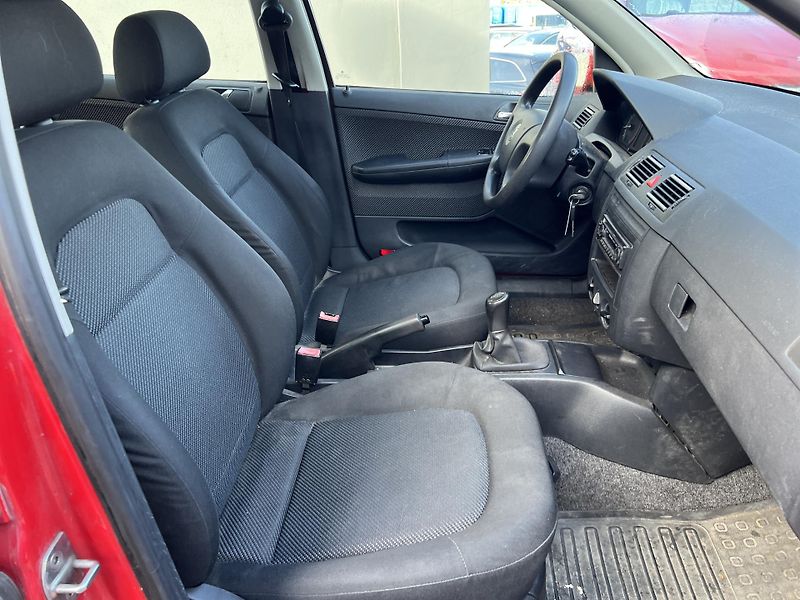 Škoda Fabia 1.2i 40kw ALU KOUPENO V ČR - fotka 16 z 17
