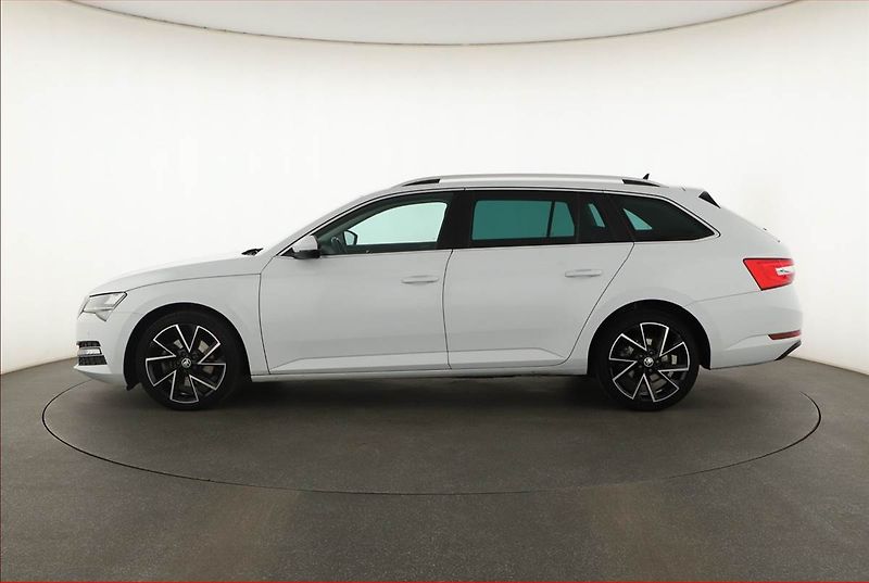 Škoda Superb (2022) Style 2.0 TDI, Automat, Kůže - fotka 3 z 21