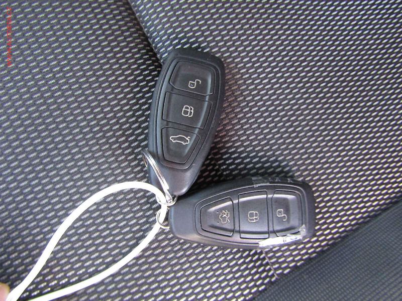 Ford Kuga (2011) 2.0 TDCi, AC, navi, park - fotka 19 z 19