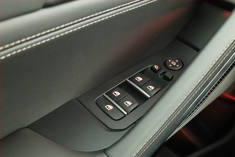 BMW X6 (2025) xDrive30d - fotka 20 z 21