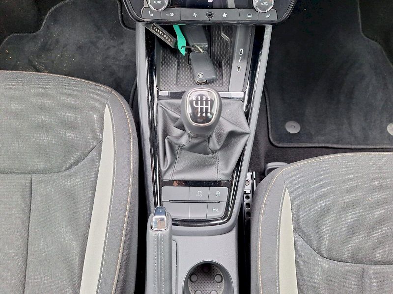 Škoda Kamiq (2025) 1.0 TSI / 85 kW / 6MP / TOP SE - fotka 14 z 30