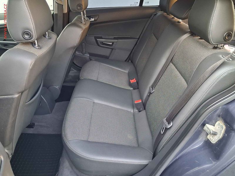 Opel Astra (2010) 1.9CDTI, ČR, servis.kniha - fotka 10 z 16