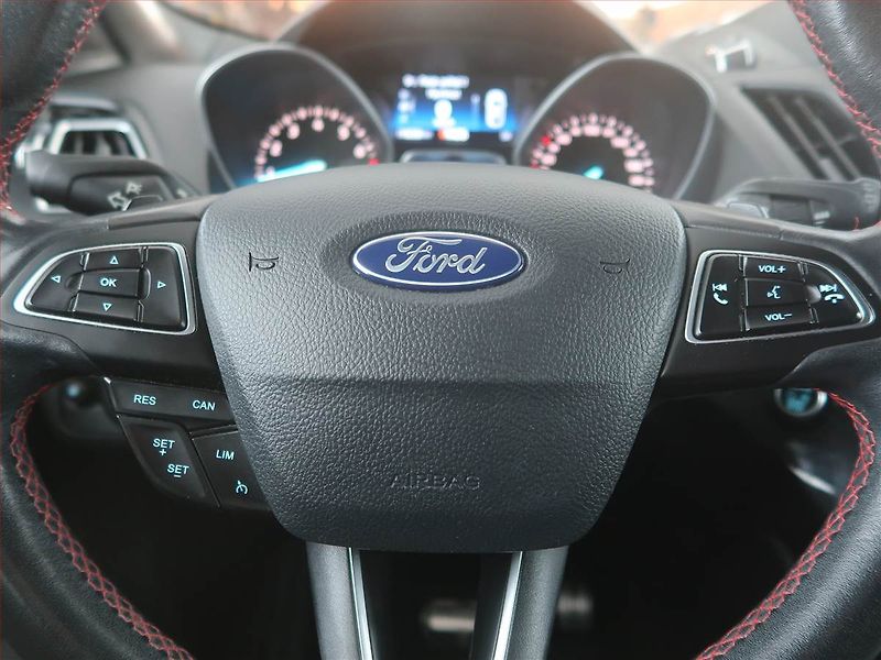Ford Kuga (2018) ST-Line 1.5 EcoBoost, 4X4 - fotka 16 z 21