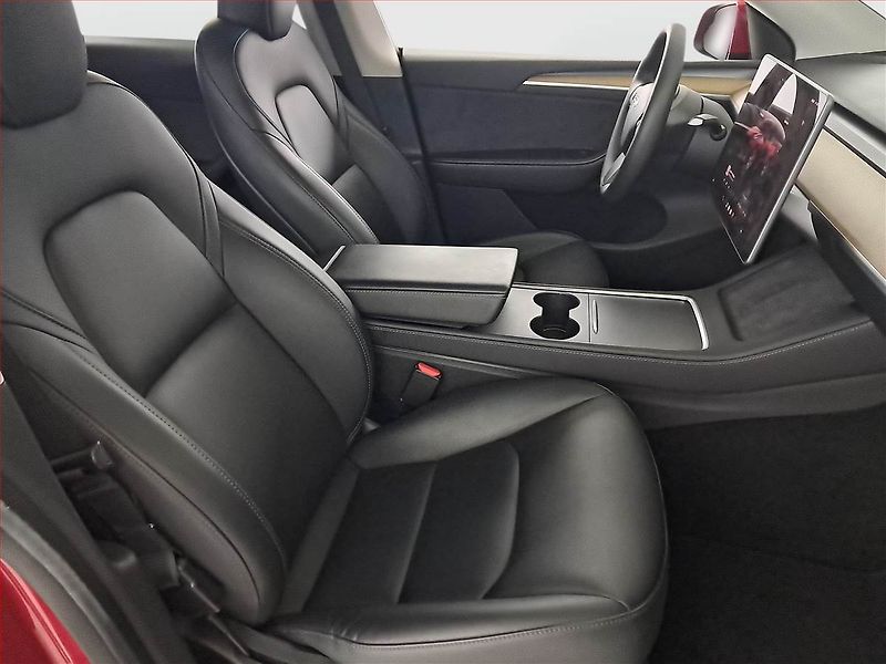Tesla Model Y (2022) Long Range AWD 79kWh, SoH 91% - fotka 9 z 22