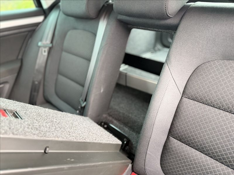 Škoda Superb 2,0 TDI PO ROZVODECH, NOVÁ STK - fotka 23 z 28