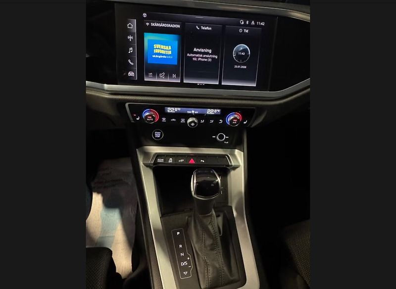 Audi Q3 45 TFSI e Proline Matrix  - fotka 13 z 16