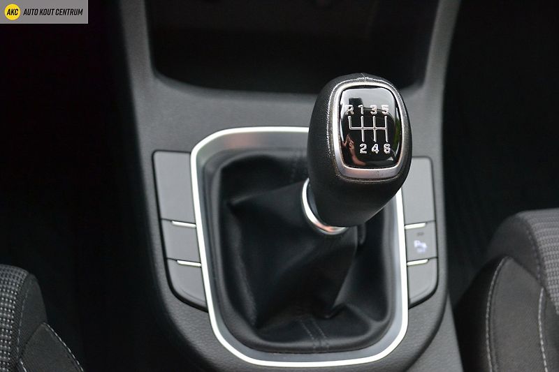 Hyundai i30 WG 1,5I MT COMFORT ALU16 - fotka 20 z 44