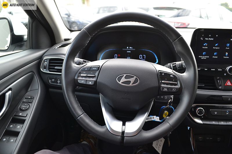 Hyundai i30 WG 1,5I MT SMART FL NAVI - fotka 29 z 45