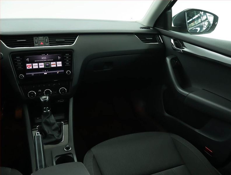 Škoda Octavia (2018) Style 1.6 TDI, Serv.kniha - fotka 8 z 15