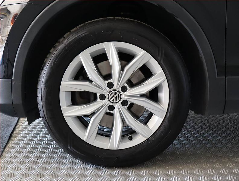 Volkswagen Tiguan (2019) Highline 2.0 TSI - fotka 15 z 25