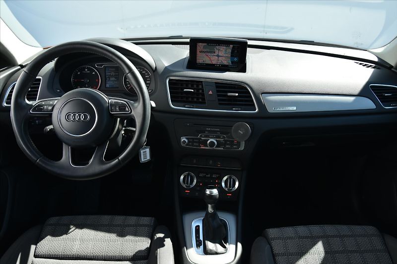 Audi Q3 2.0 TDI 130kW QUATTRO ČR - fotka 13 z 26