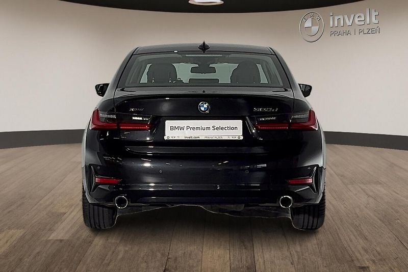 BMW Řada 3 320d xDrive - fotka 4 z 23
