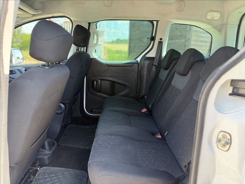 Peugeot Partner 1,6 HDI KLIMA TAŽNÉ - fotka 16 z 24