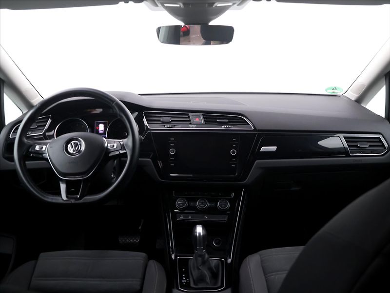 Volkswagen Touran 1,8 TSI 132kW DSG R-Line 7míst - fotka 30 z 38