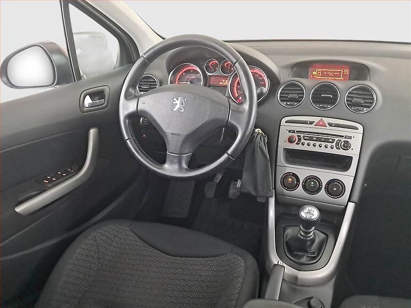 Peugeot 308 (2010) 1.6 HDi, 7 míst, nová STK - fotka 7 z 16
