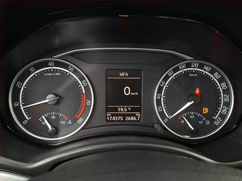 Škoda Octavia (2010) RS 2.0 TSI, Navi, Xenony - fotka 11 z 17