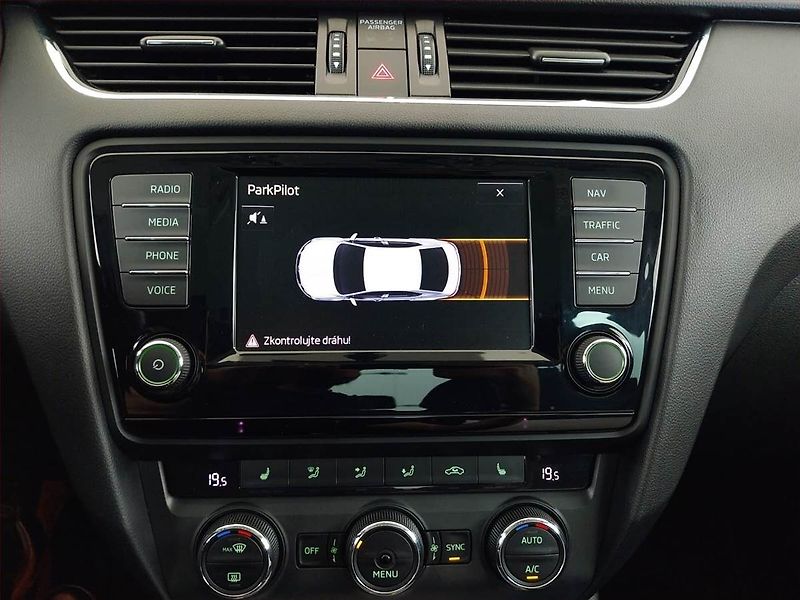Škoda Octavia (2017) Style 2.0 TDI, Navi, Bi-Xenony - fotka 15 z 20