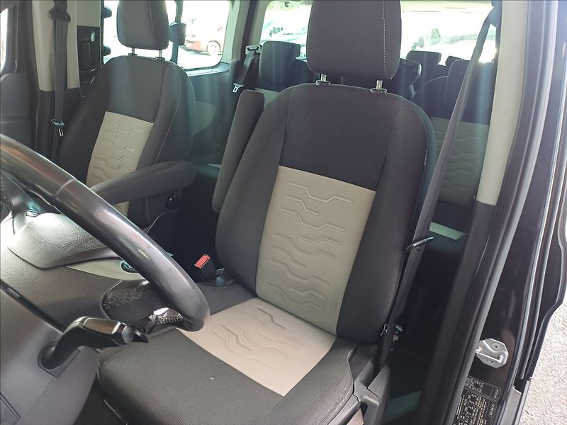 Ford Tourneo Custom 2,2 Titanium,L2,1maj,motor 119 - fotka 12 z 28