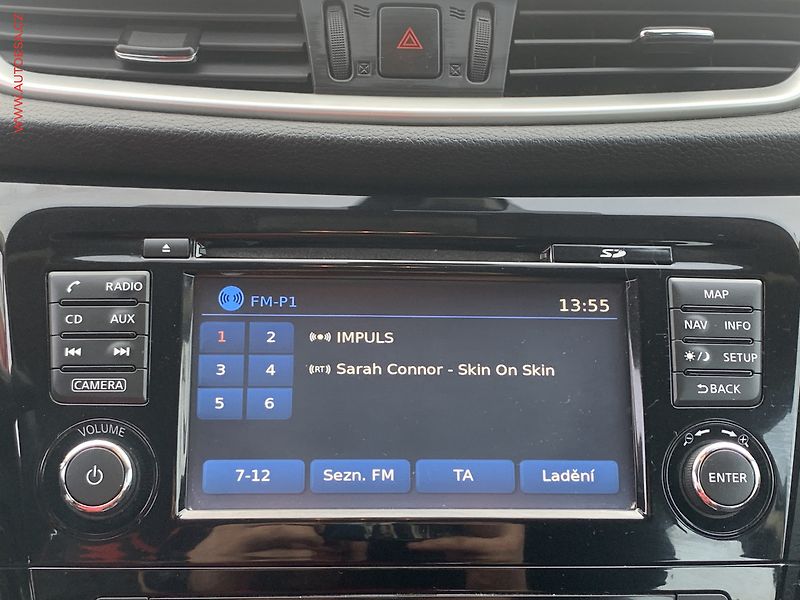 Nissan Qashqai (2015) 1.2i, ČR, Navi, AC - fotka 15 z 19