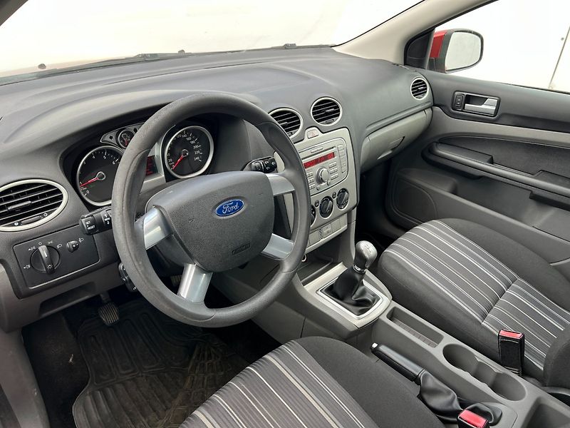 Ford Focus (2009) 1.6i Klima! Tažné! - fotka 11 z 17